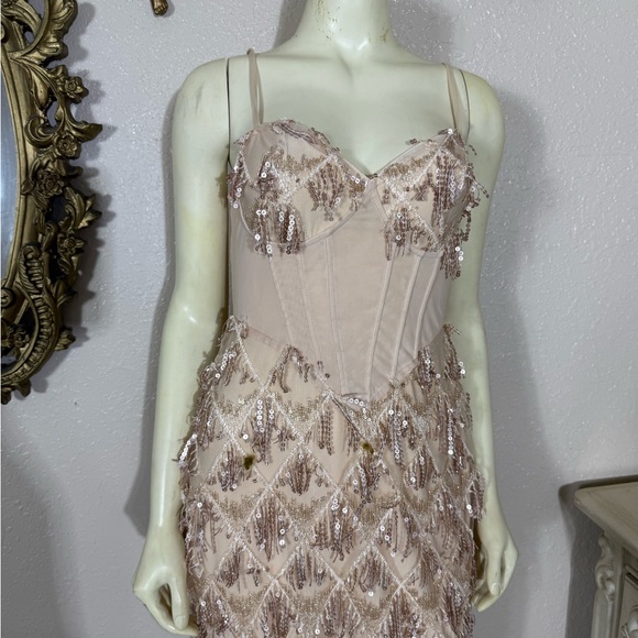 1940’s Vintage showgirl Dress in Cream and Gold - Picture 1 of 4